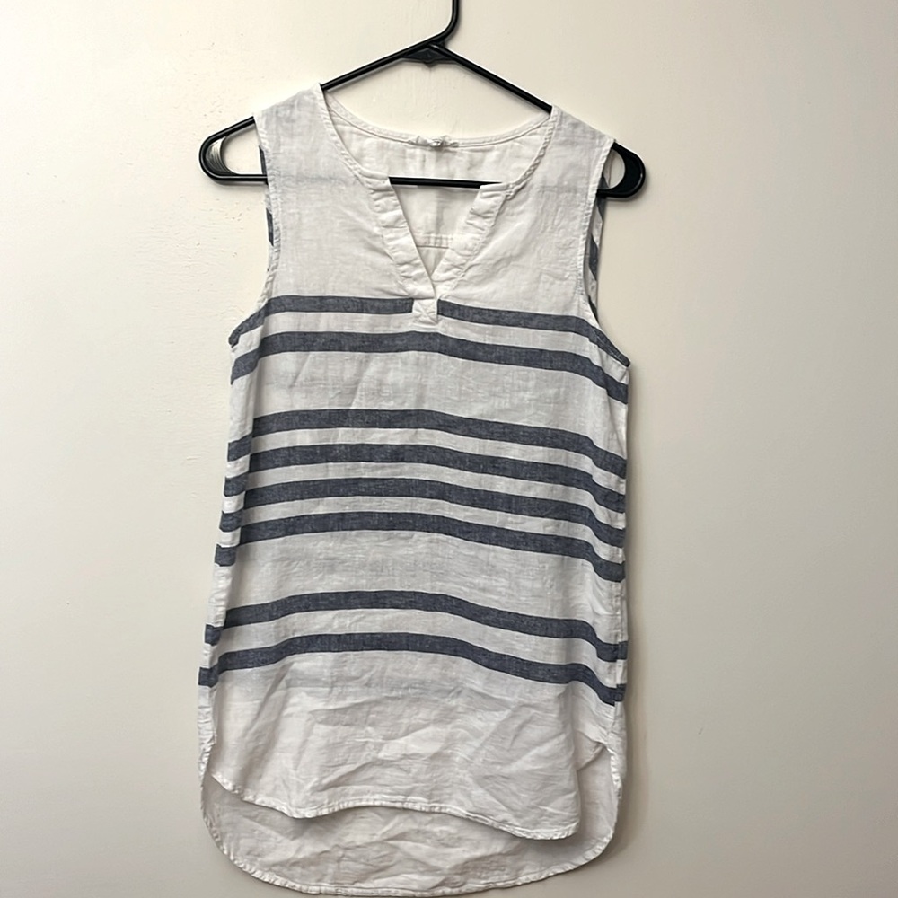 Beach lunch lounge top